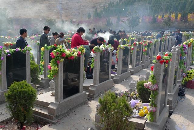 贡品怎么摆放图片，供品摆几个最好