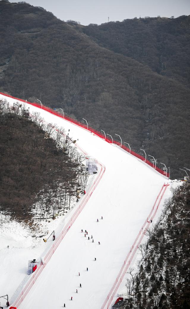 雪飞燕上的赛道修复师