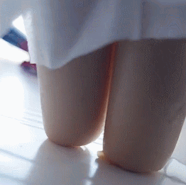 邪恶的美女动态图片：据说单身久了，容易出现幻想_美女 gif_力太大
