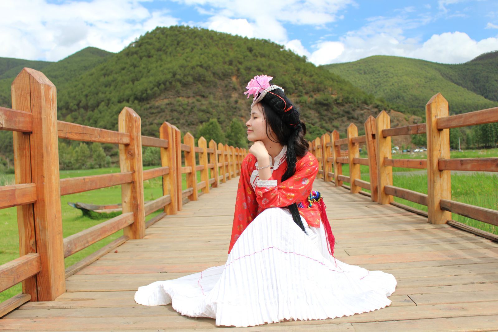 摩梭族走婚习远古习俗走婚是云南和四川境内的少数民族摩梭人的习俗.