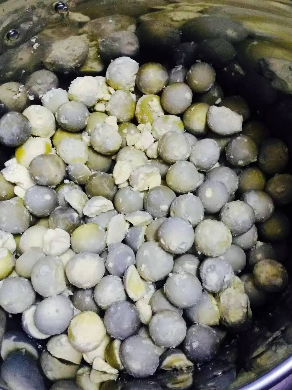 蛋黄油的作用与功效（分享蛋黄油的做法与准备工作）