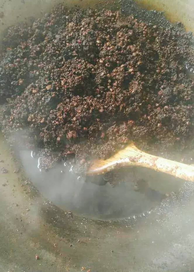 蛋黄油的作用与功效（分享蛋黄油的做法与准备工作）
