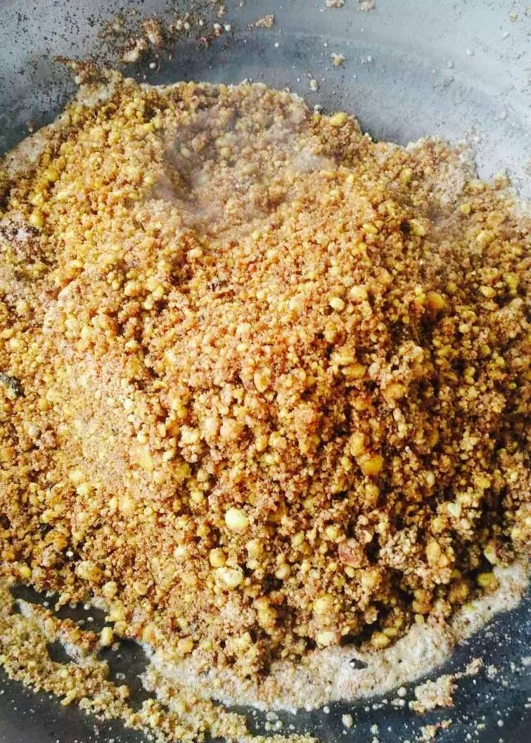 蛋黄油的作用与功效（分享蛋黄油的做法与准备工作）