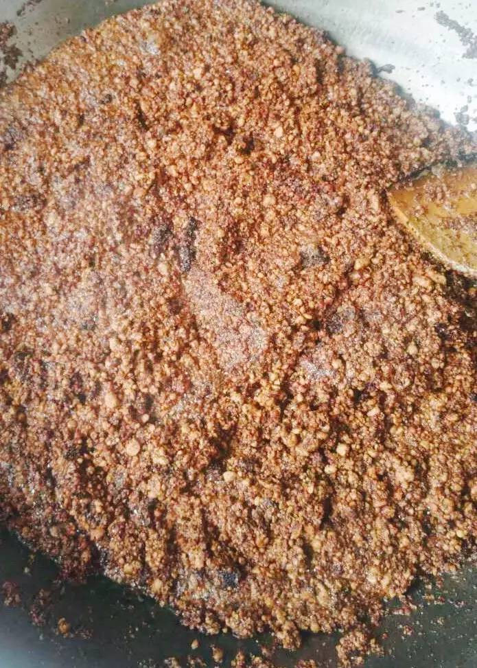 蛋黄油的作用与功效（分享蛋黄油的做法与准备工作）