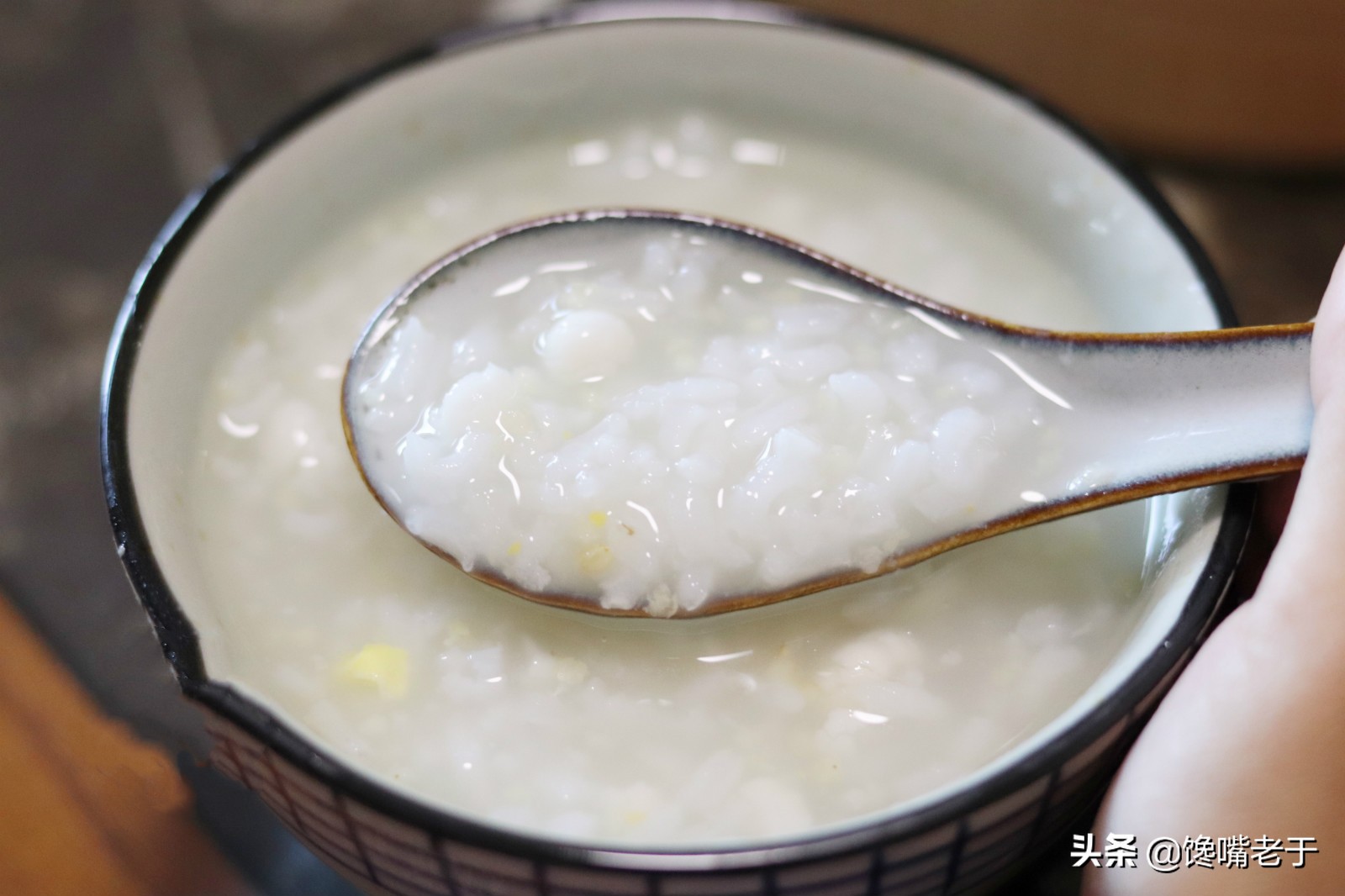 农村人叫“鸡头米”，城里人视为“水西元棋牌
参”，浑身是刺，你吃过吗