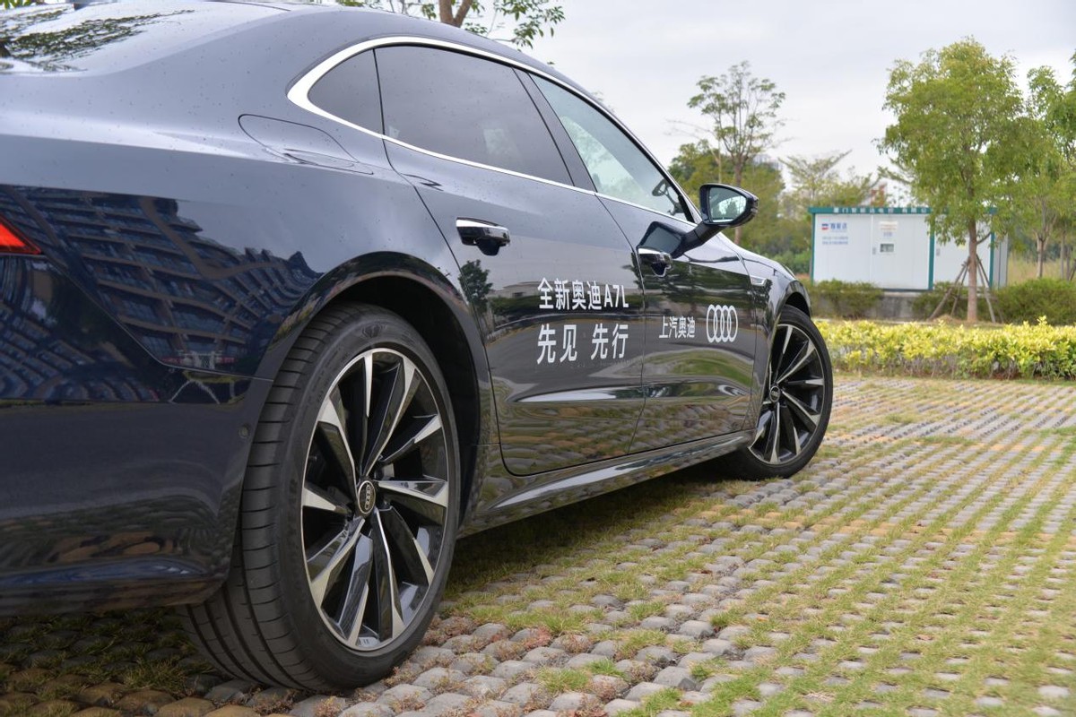 先见 先行 艾特车厦门试驾全新奥迪A7L