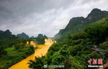 亚洲第一跨国瀑布在哪(亚洲第一跨国瀑布水量暴涨 变身“黄金瀑布”)