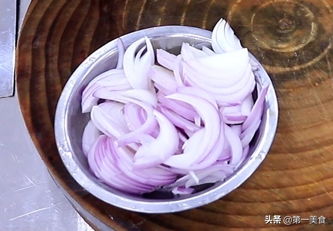 洋葱鸡蛋做法（手把手教你做出鲜味无敌的洋葱炒蛋）