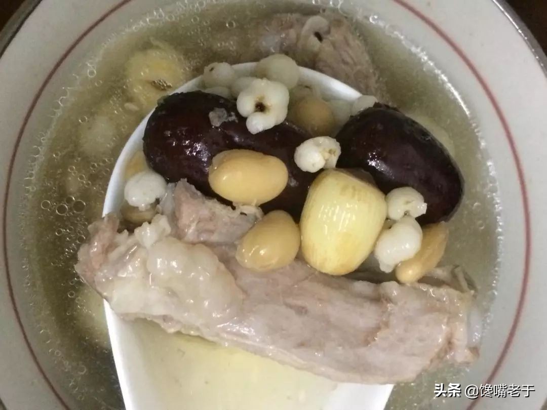 农村人叫“鸡头米”，城里人视为“水西元棋牌
参”，浑身是刺，你吃过吗