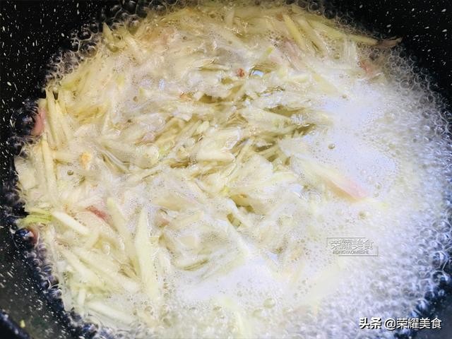 生姜冰糖水的功效（教你简单学会生姜冰糖水的做法）