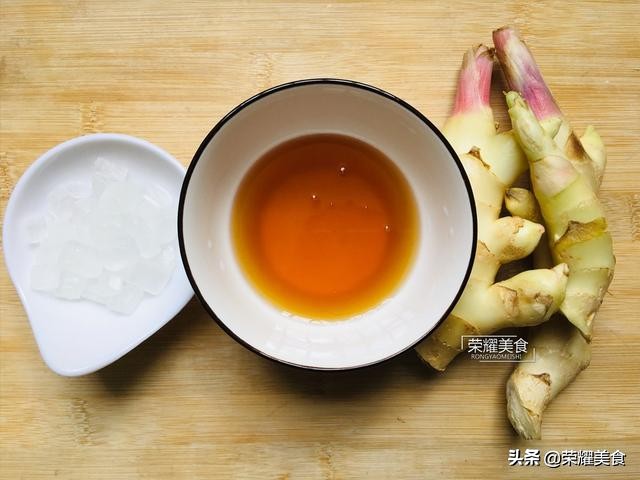 生姜冰糖水的功效（教你简单学会生姜冰糖水的做法）