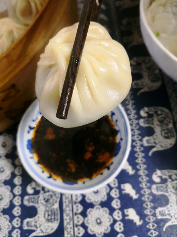 小笼汤包做法（11步让你做出餐厅级别的小笼汤包）