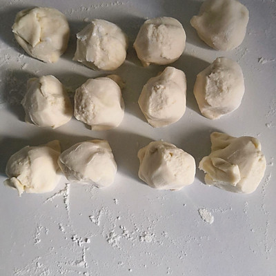小笼汤包做法（11步让你做出餐厅级别的小笼汤包）