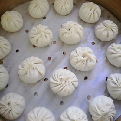 小笼汤包做法（11步让你做出餐厅级别的小笼汤包）