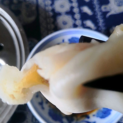 小笼汤包做法（11步让你做出餐厅级别的小笼汤包）