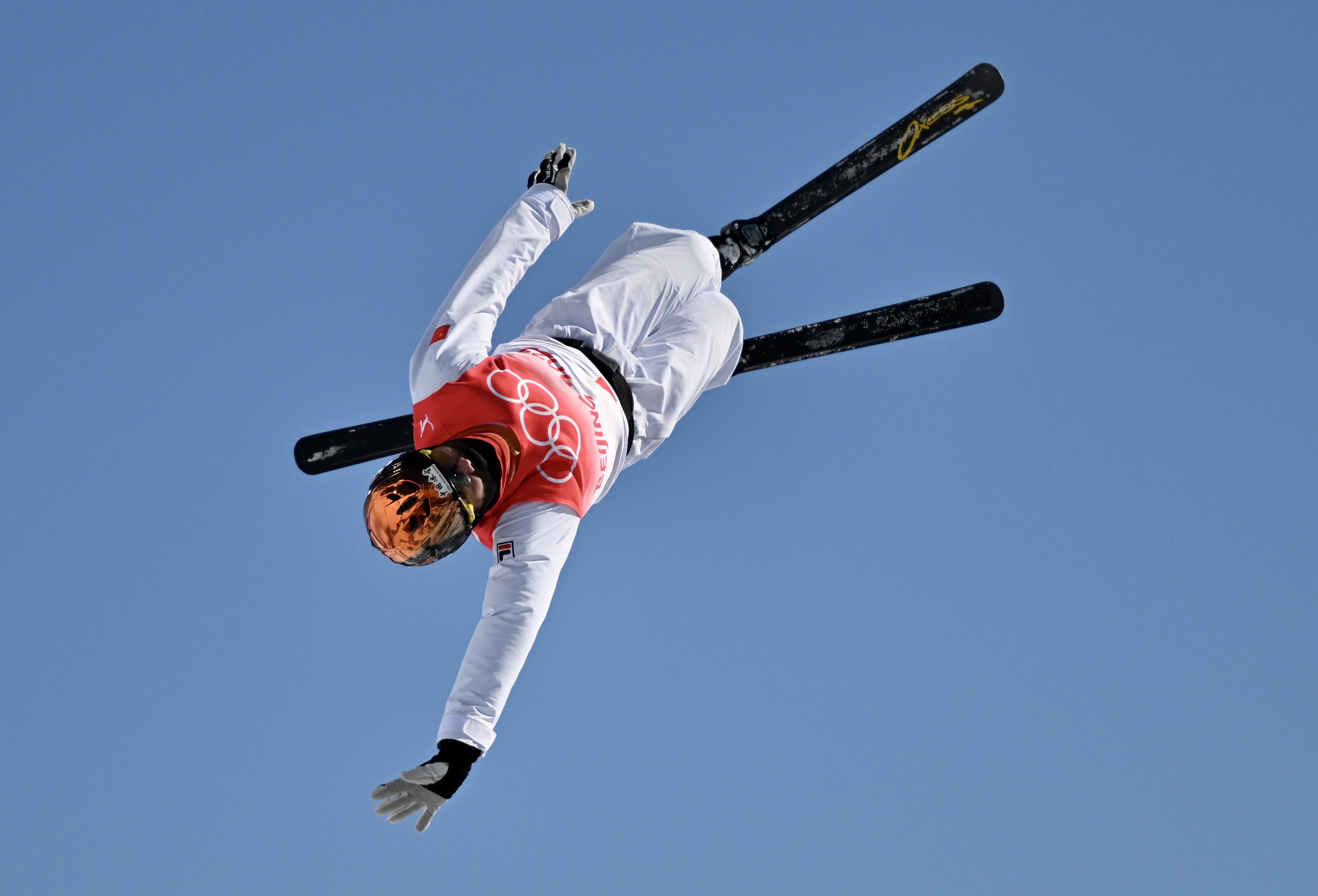 徐梦桃孔凡钰晋级决赛自由式滑雪女子空中技巧决赛