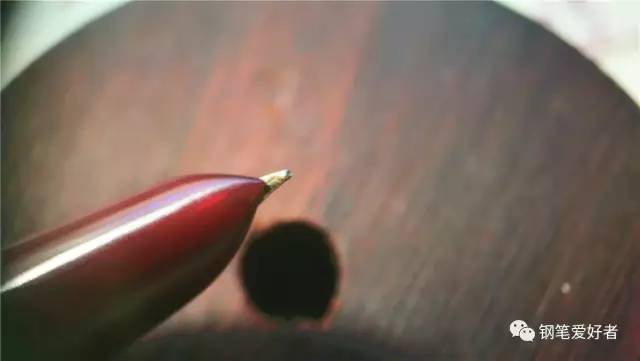 英雄哪些钢笔经典，英雄最好写的钢笔（英雄100半钢14K钢笔评测）