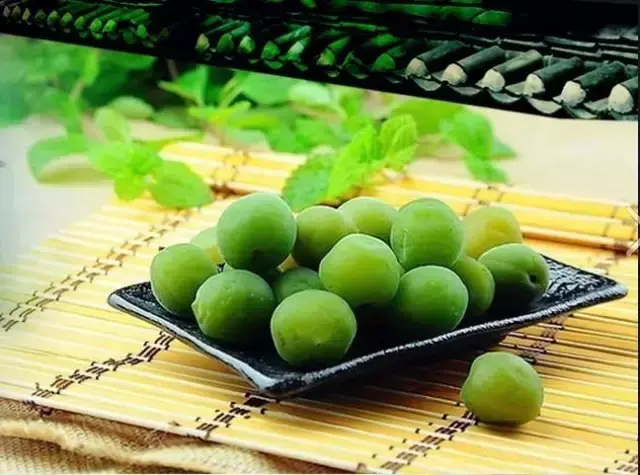 加应子是什么水果，加应子和陈皮梅的区别是什么（你吃的喀什西梅）