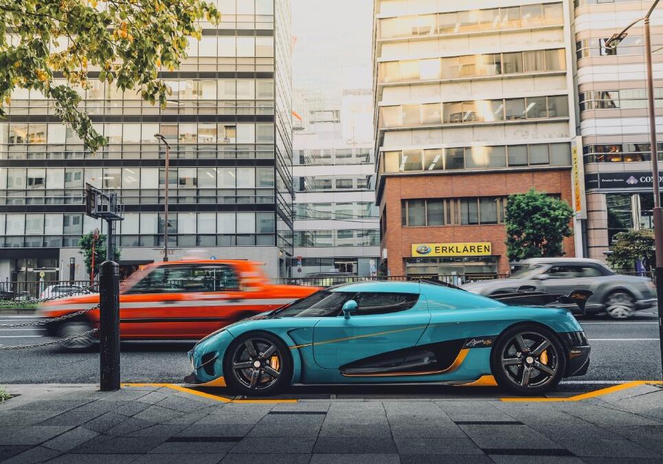 日本街拍:柯尼塞格 agera rsr,天际蓝 赛车拉花,真