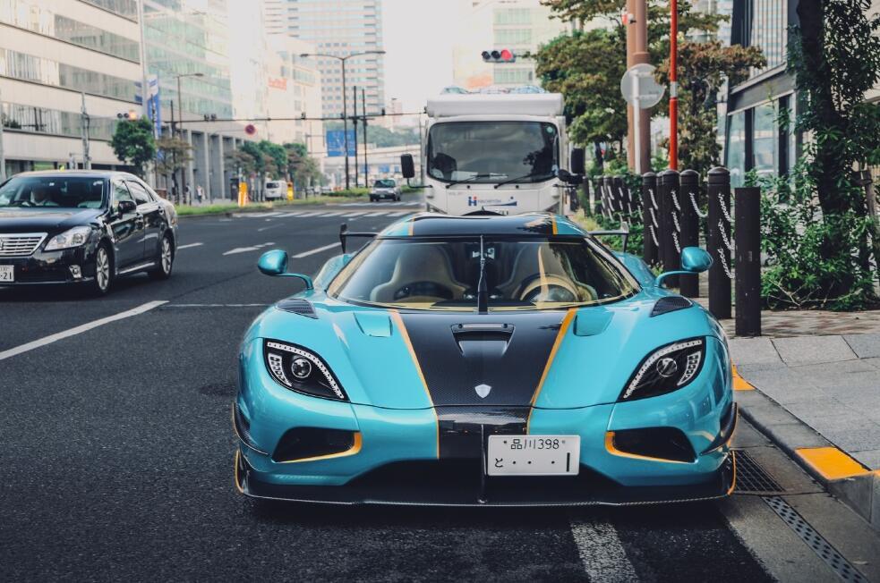 日本街拍:柯尼塞格 agera rsr,天际蓝 赛车拉花,真