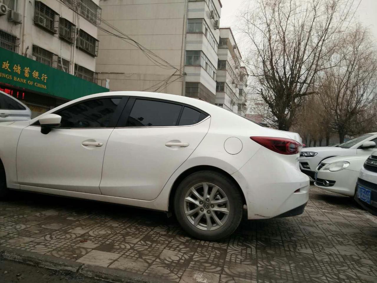 很不错的白色车子