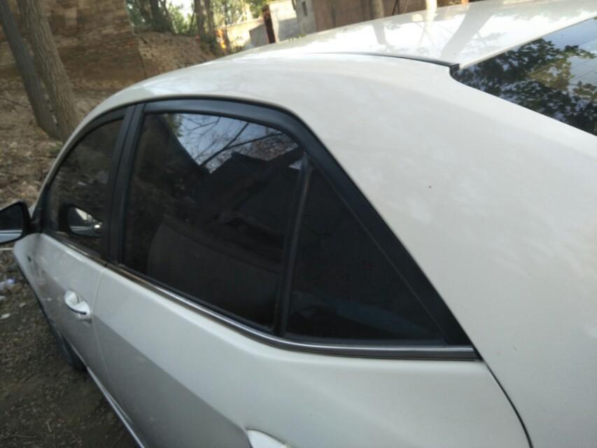 这是卡罗拉车门侧面,加装有隐私玻璃,视野很好_卡罗拉车友圈_懂车帝