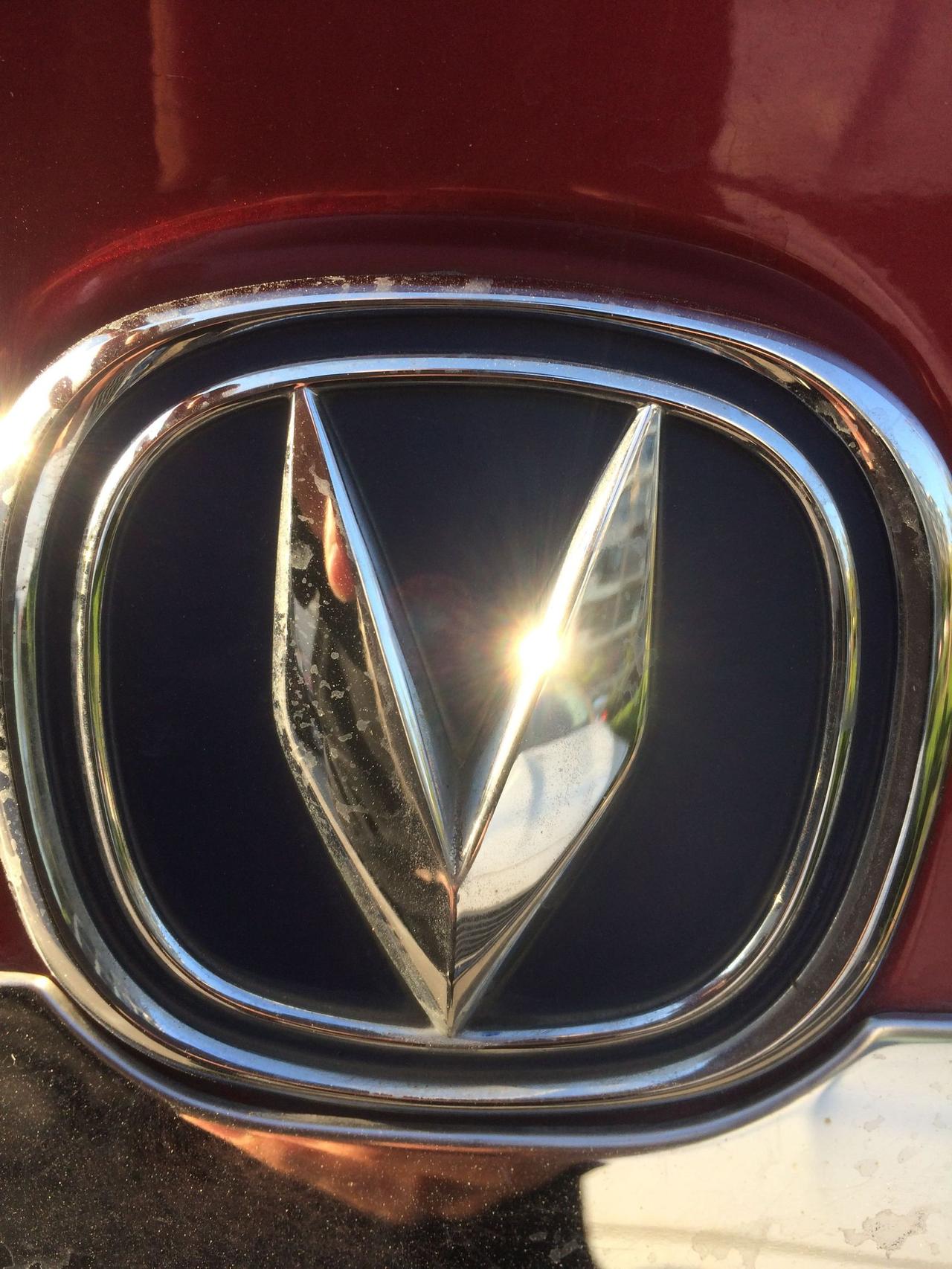 长安逸动的尾部,车标造型设计的挺好,大小也正合适_逸动车友圈_懂车帝