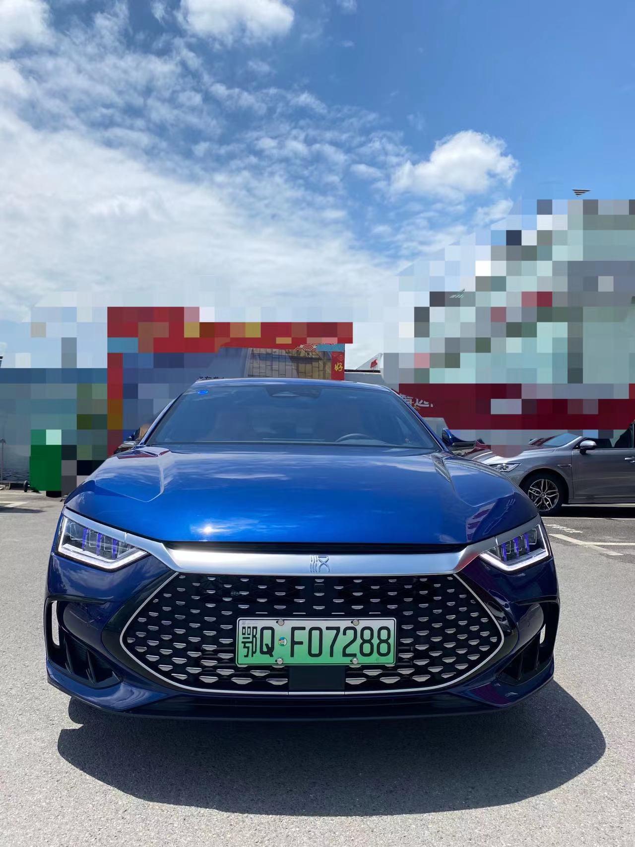 汉dmi一直在蓝色和白色之间纠结