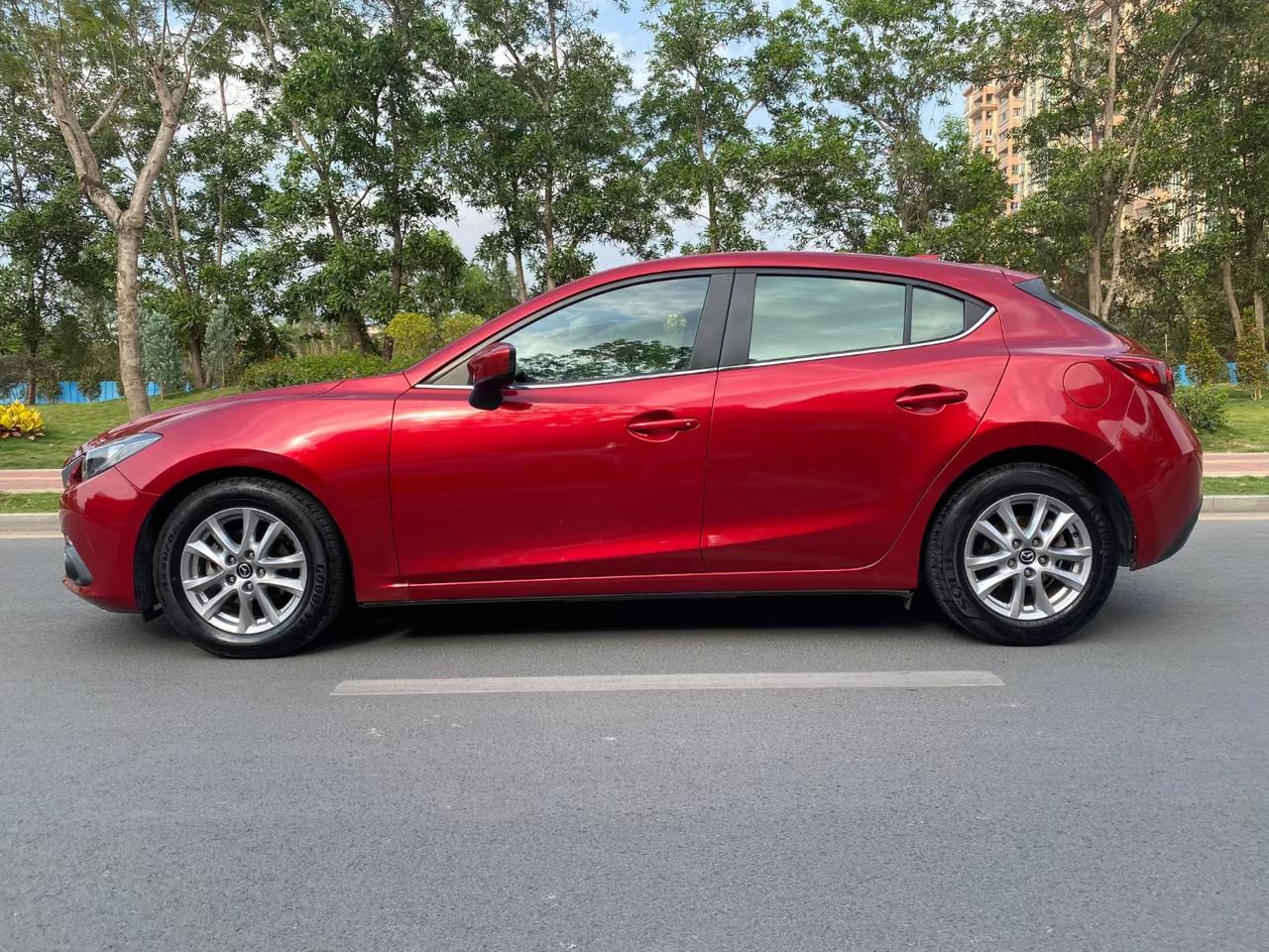 刚到魂动红〔色〕[色〕16款昂克赛拉两厢版,自动1.5豪华最