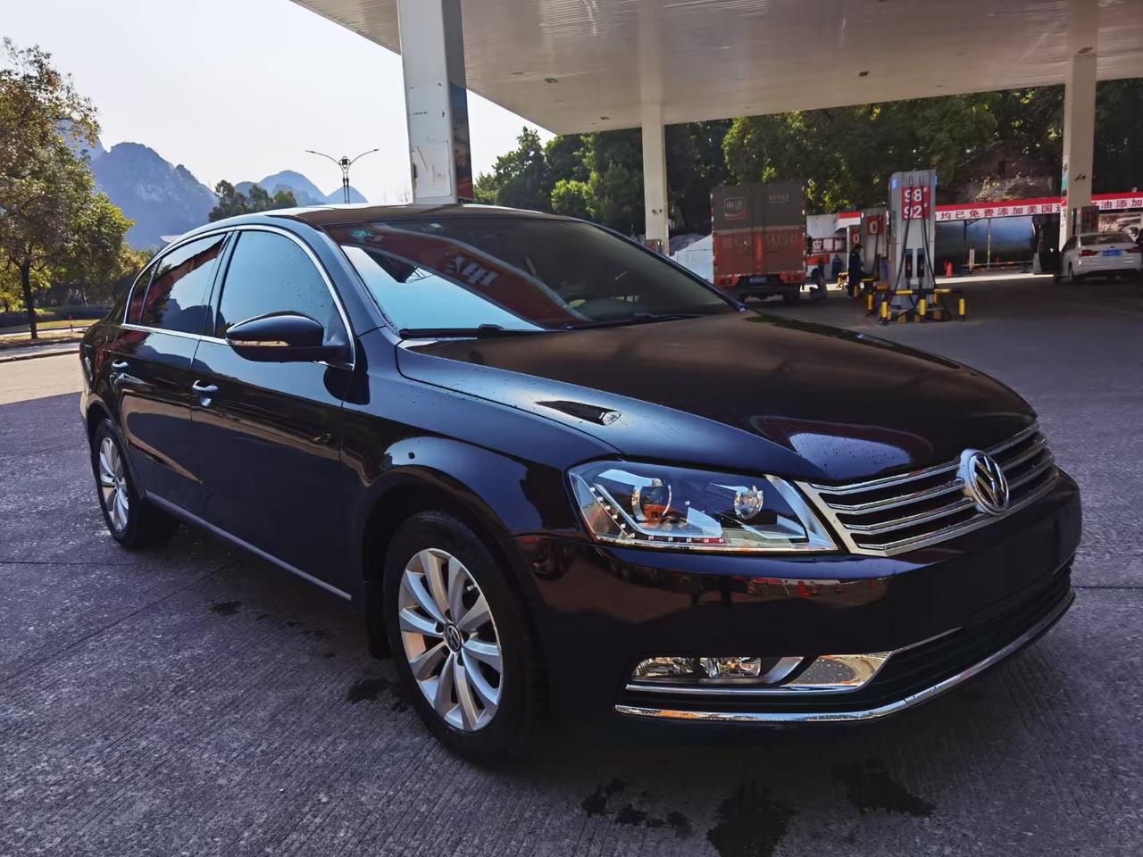 2013年大众迈腾1.8t自动豪华版,车况精品,全车原版,黑