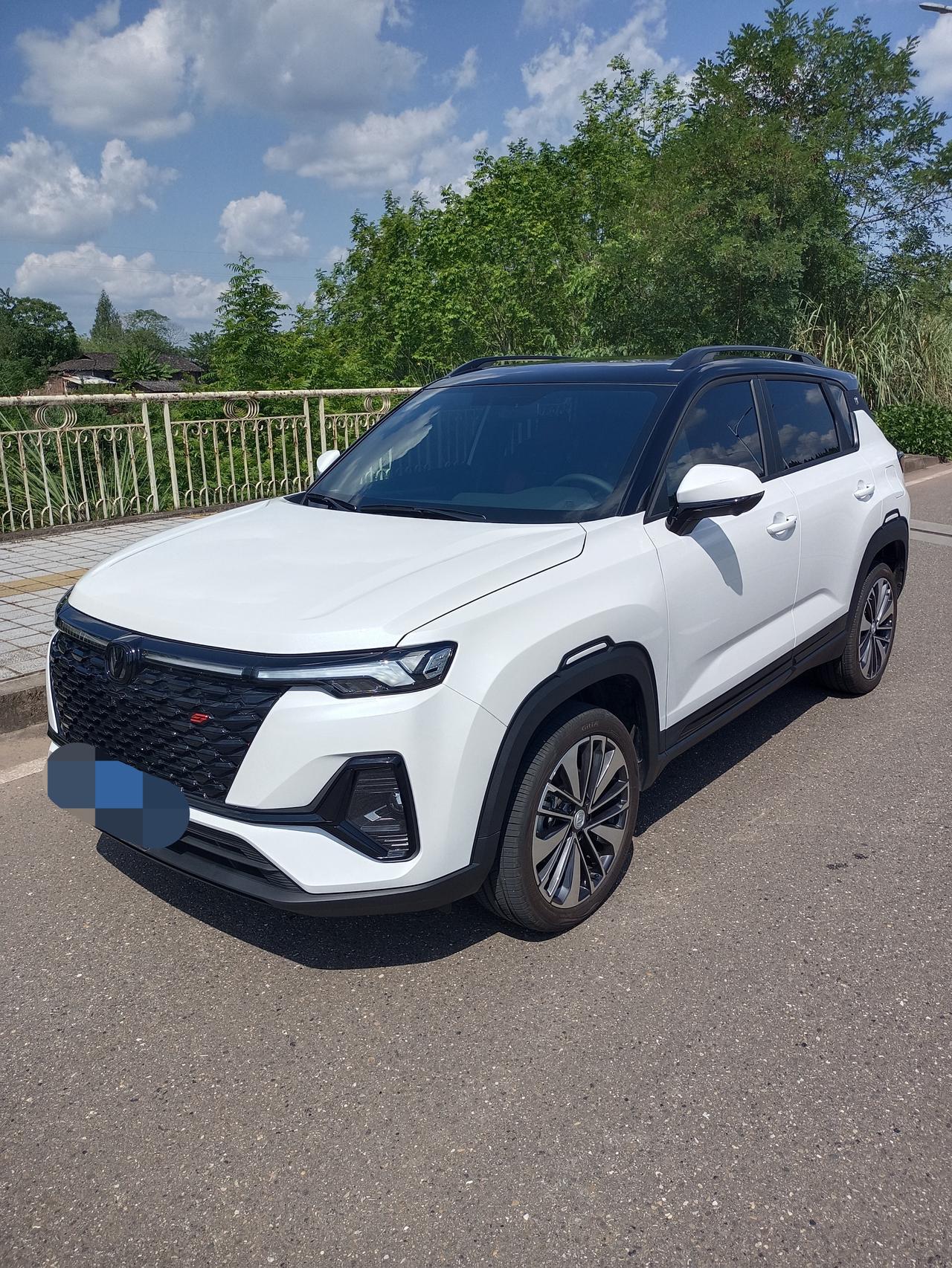 长安cs35plus改色悬浮顶