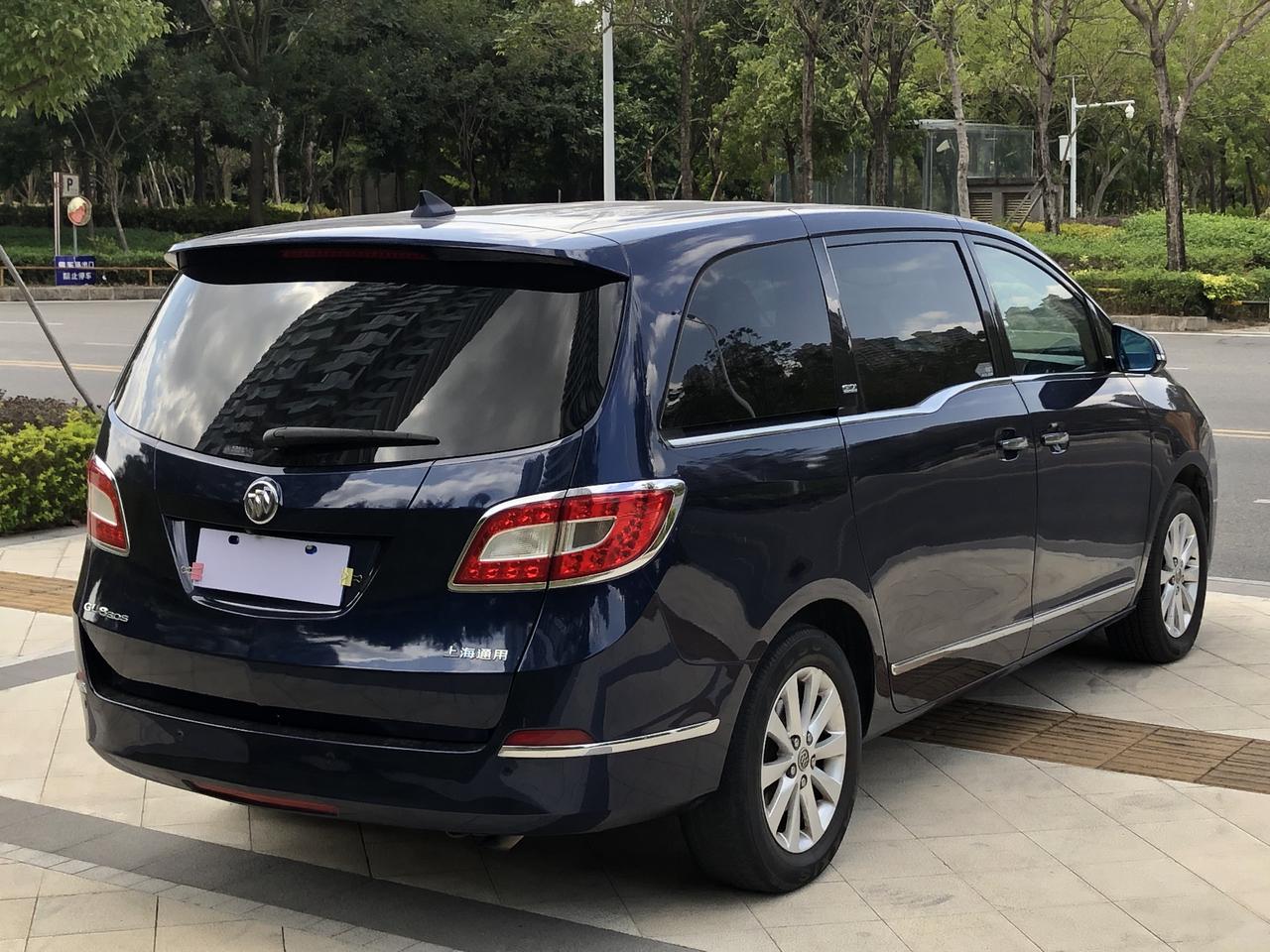 11年别克gl8胖头鱼