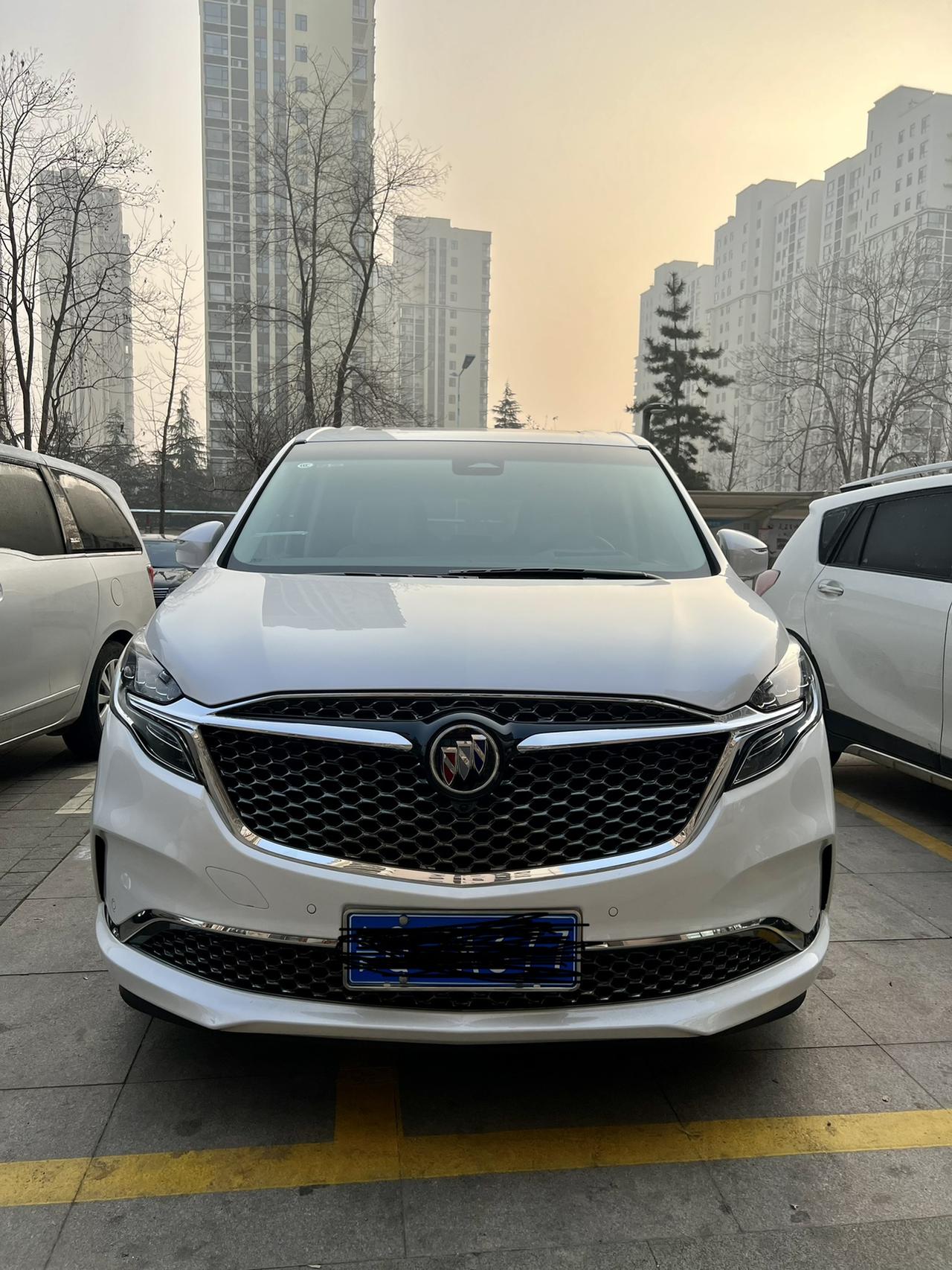 艾维亚白色限量版_别克gl8车友圈_西石牛_懂车帝