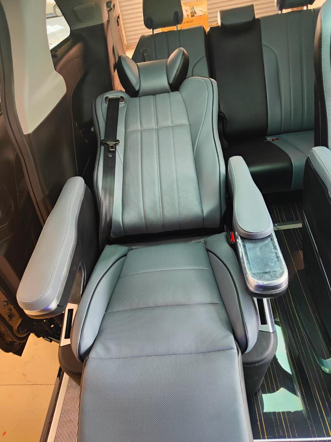 丰田塞纳航空座椅案例