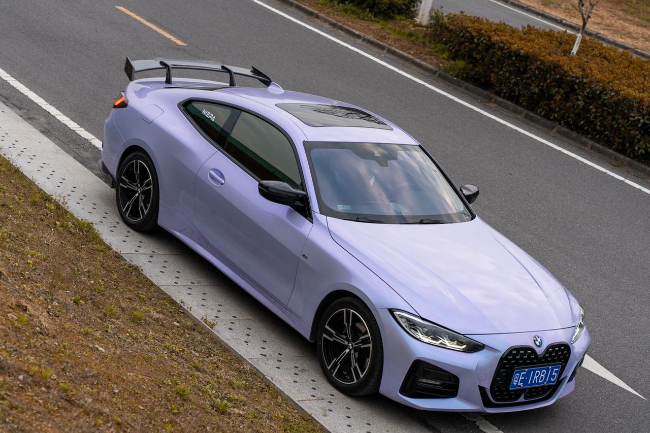 宝马4系升级锻碳纤维尾翼后视镜