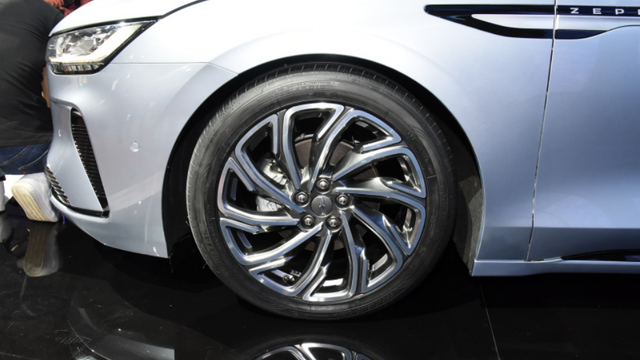 近3秒的动力差别，林肯Z是加强版的福特金牛座吗？