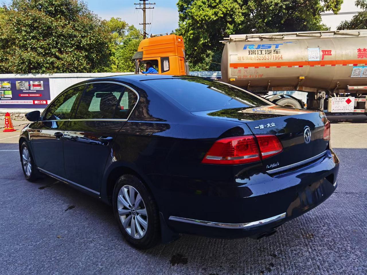 2013年大众迈腾1.8t自动豪华版,车况精品,全车原版,黑