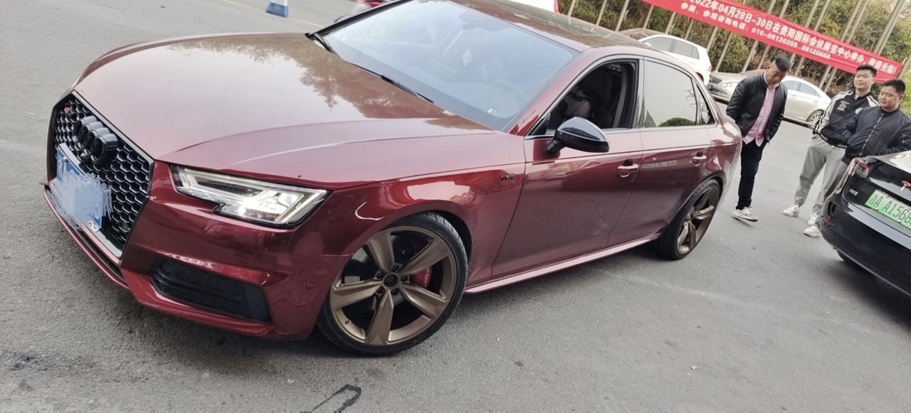 奥迪a4l b9 龙血红配古铜色大宝剑_奥迪a4l车友圈_懂车帝