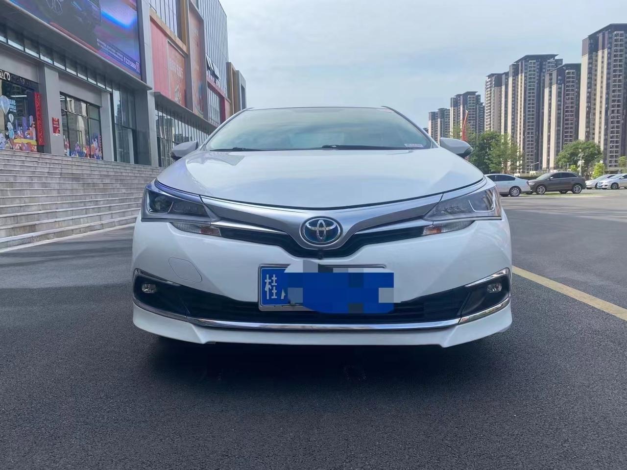 18年丰田卡罗拉双擎