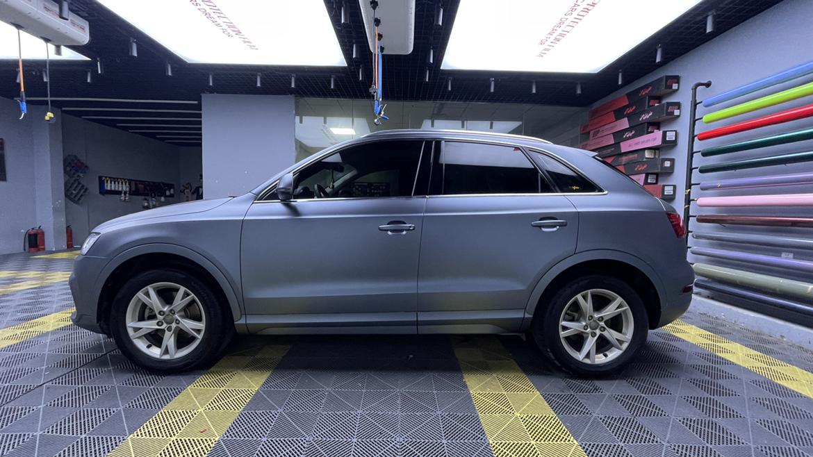 奥迪q3全车改色贴膜超亚灰蓝案例分享