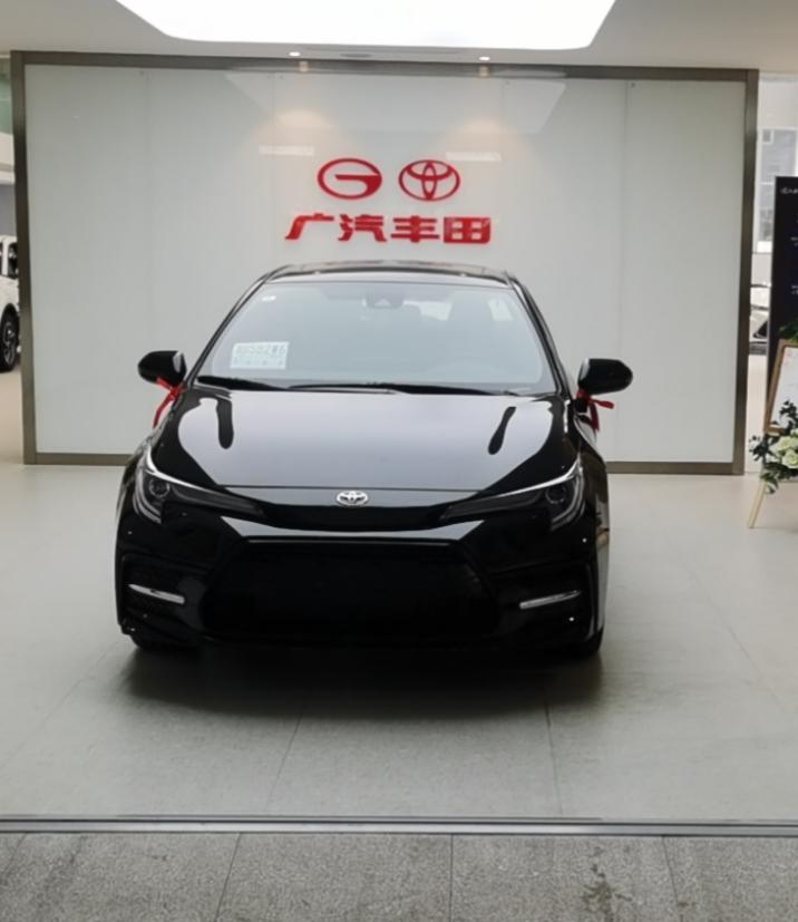 提车一个月新款21雷凌运动版燃油黑色