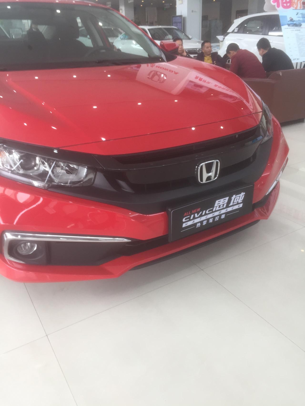 今天刚定十代拉力红思域,包牌价151300.首付7万,贷款8