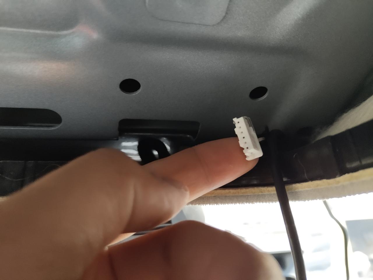 星瑞行车记录仪mini5原车预留插头安装