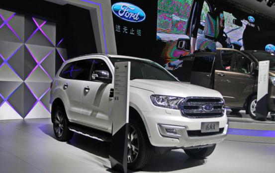 威武大气,福特撼路者 福特撼路者外观威武犀利,作为美式肌肉车