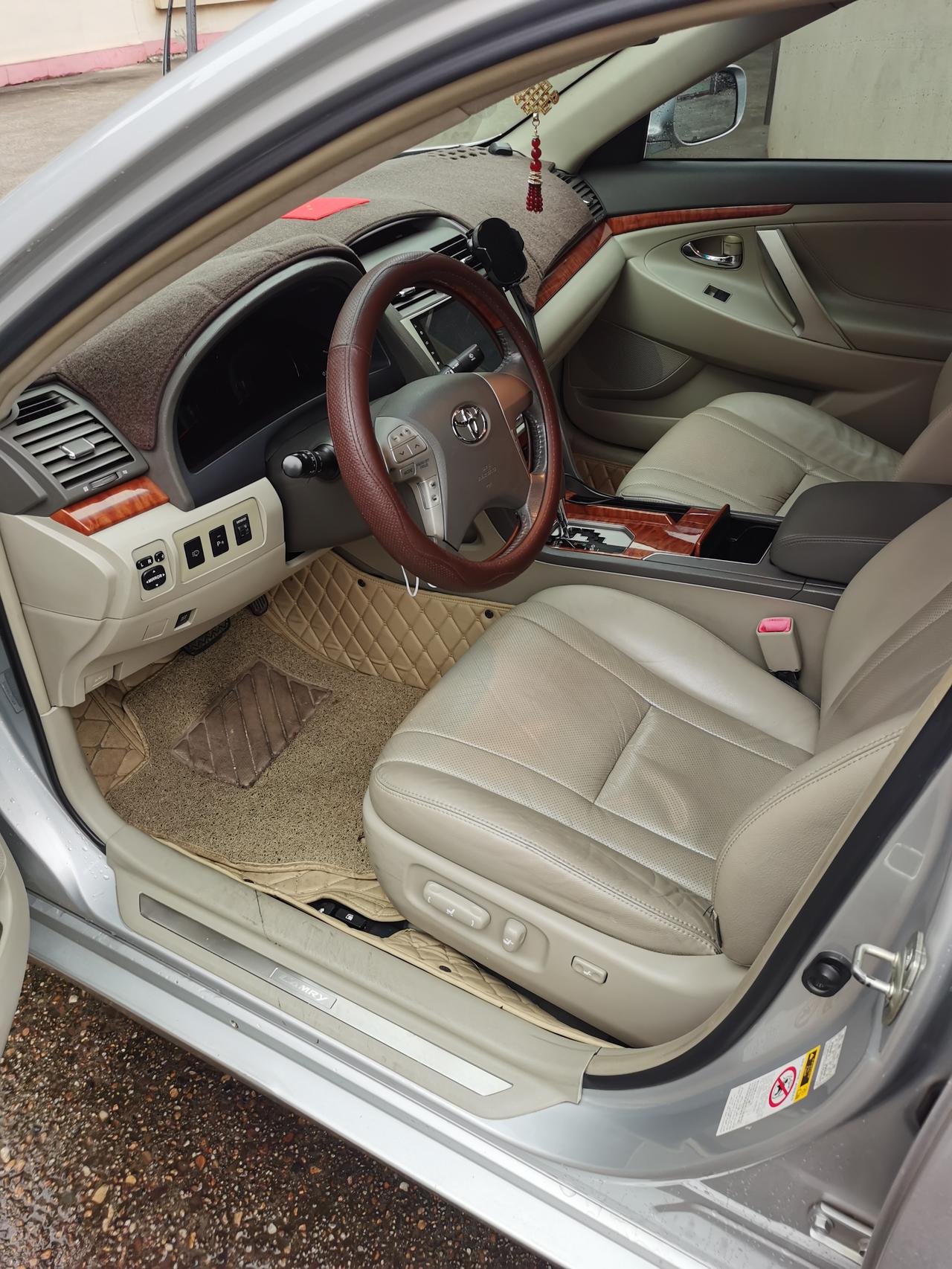 08年240v顶配凯美瑞