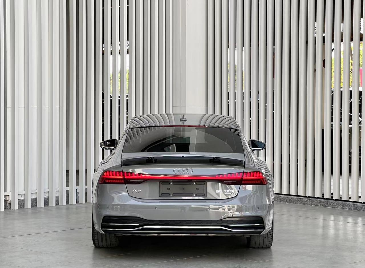 2019登记上牌选配"纳多灰"19款奥迪a7 55tfsl