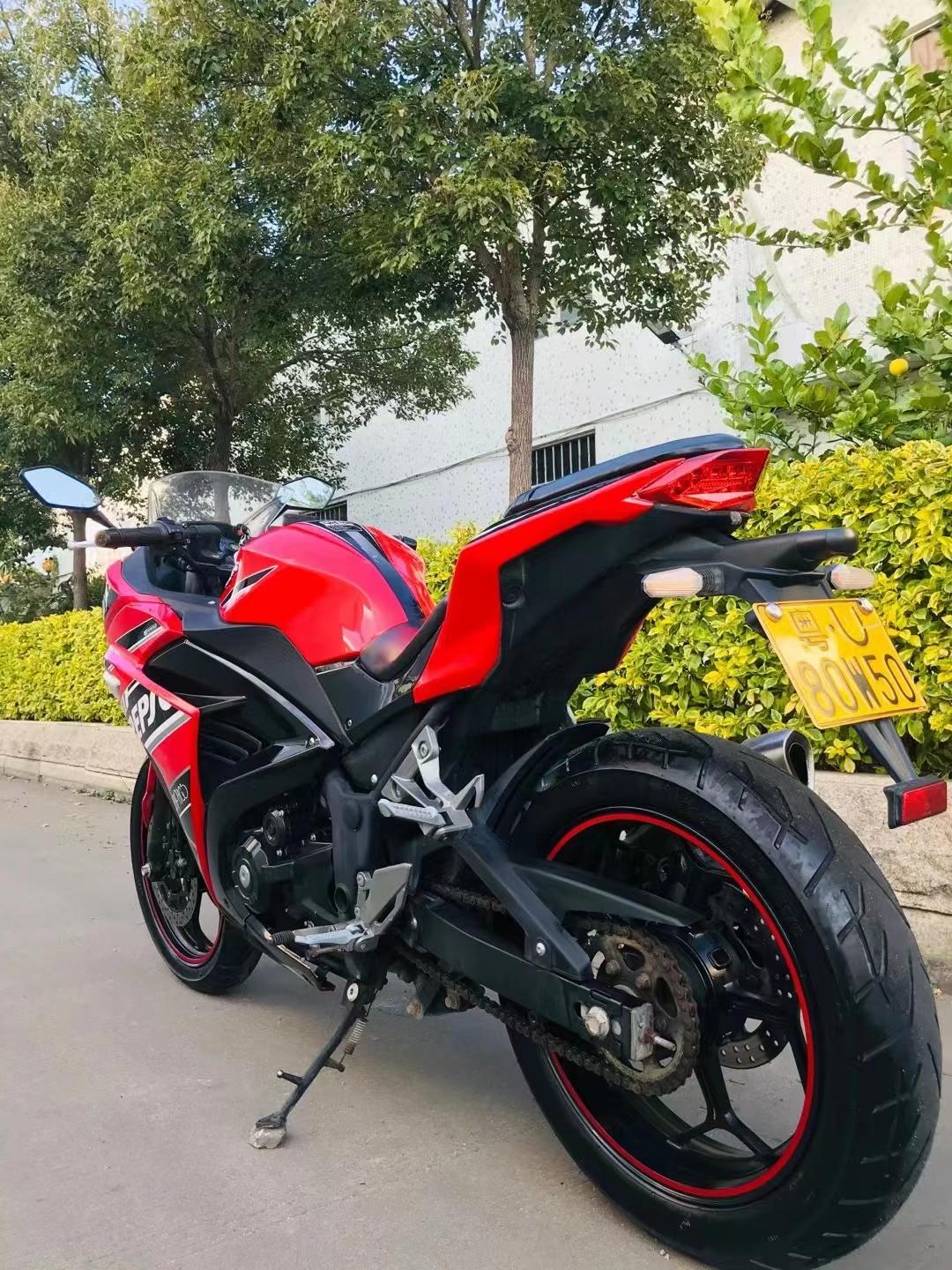 新到2021年购买五羊牌国四电喷小忍者搭载五羊直列双缸400cc水冷