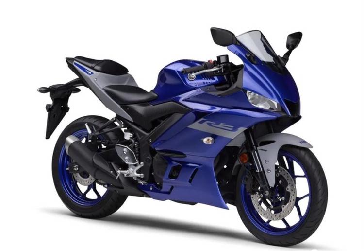 1分钟了解雅马哈r3高颜值入门级跑车