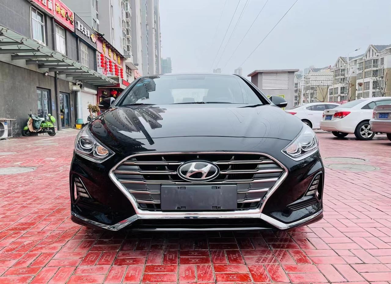 刚到店19年现代索九2.0t 行驶2.2万公里 自动大灯 无