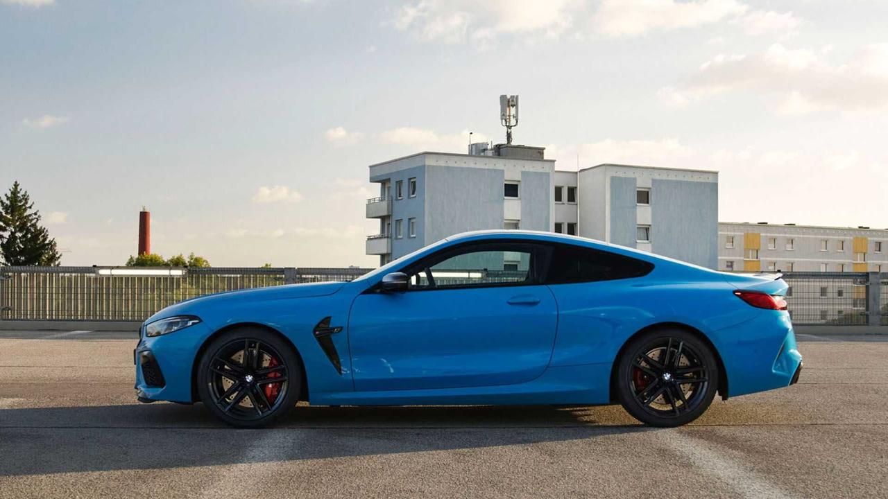 近日,新款宝马m8双门硬顶版正式发布,新车售价为196.